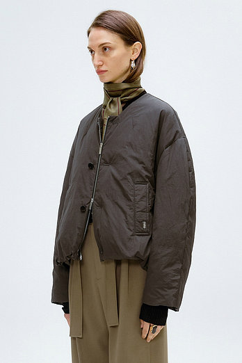 L`H.A.S LIGHTWEIGHT COLLARLESS DOWN JACKET_CHARCOAL GRAY | 신세계V