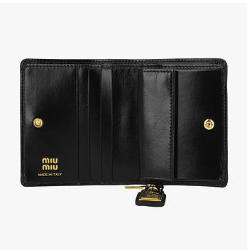MIU MIU 미우미우 5MV204 2IGA F0002 마테라쎄 코인 반지갑 | 신세계V