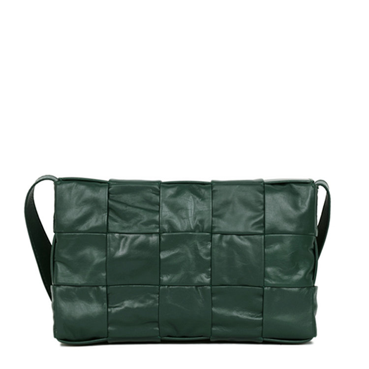 BOTTEGA VENETA(보테가베네타) 보테가베네타 23SS 레인트리 글로시 인트레치아토 카세트백 667298 VCQ71 ...