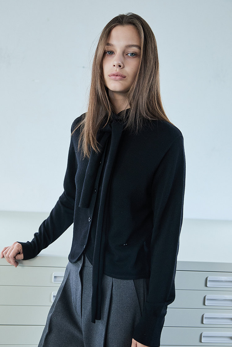 [인플루언서 PICK] 머플러 사이드 버튼 가디건