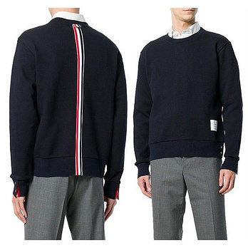 THOM BROWNE 톰브라운 니그니처 백 삼선 맨투맨 MJT085A 03377 415 | 신세계V