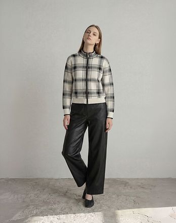 DAKS LADIES 블랙 레더 O핏 뒷밴딩 팬츠 (DLPA6AG14BK) | 신세계V
