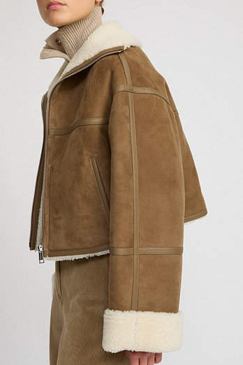 YVES SALOMON [공식] 이브살로몬 메리노 램스킨 크롭 재킷 | 신세계V