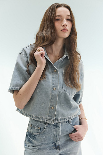 GCUT 스냅 버튼 크롭트 데님 셔츠 | 신세계V