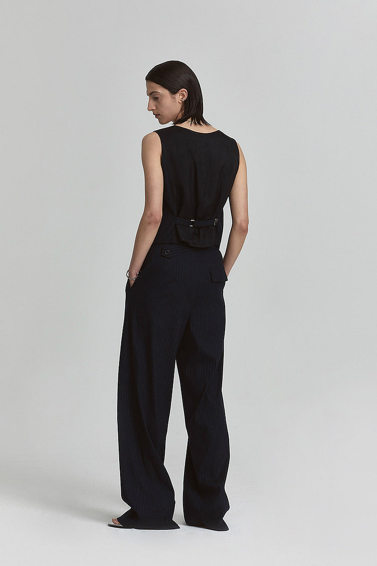 L`H.A.S(르하스) [DE BASE] GENDERLESS LINEN RELAX-RISED BACK TAP PANTS_NAVY ...