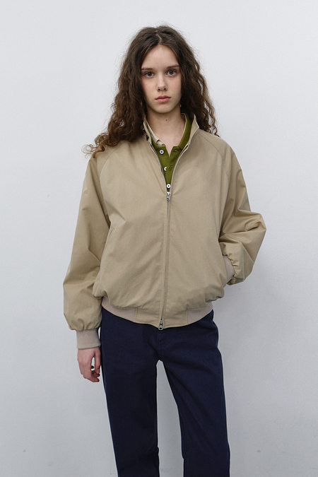 DUNST UNISEX VOLUME HARRINGTON JACKET BEIGE_UDJU6C110I2 | 신세계V