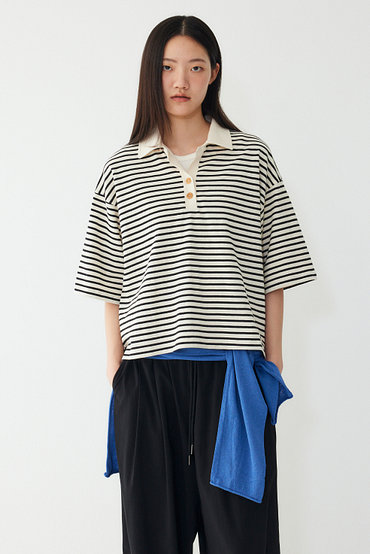 STUDIO TOMBOY(스튜디오 톰보이) 스트라이프 카라 넥 반팔 티셔츠 | 신세계V