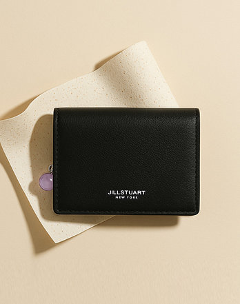 JILLSTUART NEW YORK WOMEN 질스튜어트 뉴욕 액세서리 아크릴볼블랙 로고배색 소가죽 2단 반지갑  (JAWA6F921BK) | 신세계V