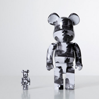 KINKIROBOT 킨키로봇 400%+100% 베어브릭 베이츠 모텔 (2208029) | 신세계V