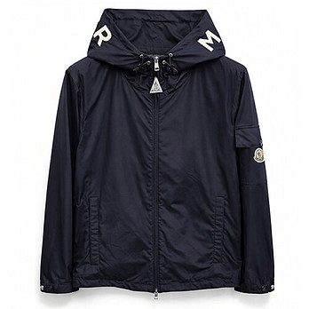 MONCLER SASSIERE 사씨에르 로고 패치 윈드브레이커 후드 자켓 네이비 남성 자켓 1A00155 59876 74S TNO 49742892 | 신세계V