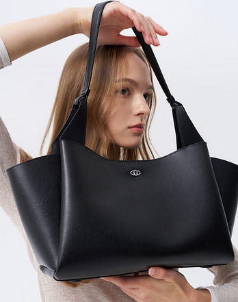 ATHE VANESSABRUNO 아떼 바네사브루노 액세사리 [RAIE] 레이 블랙 소가죽 숄더백 L  (AABA6E525BK) | 신세계V