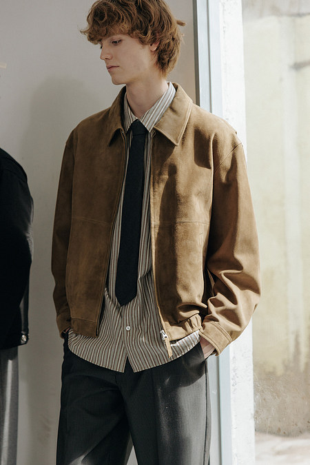 DUNST UNISEX SUEDE DRIZZLER JACKET SOFT KHAKI_M_UDJU5C107K1 | 신세계V