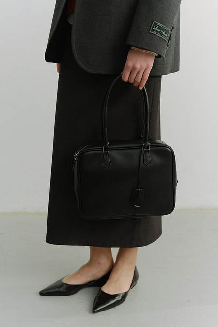 DUNST CLASSIC 28 LEATHER BAG BLACK_UDBA6E201BK | 신세계V